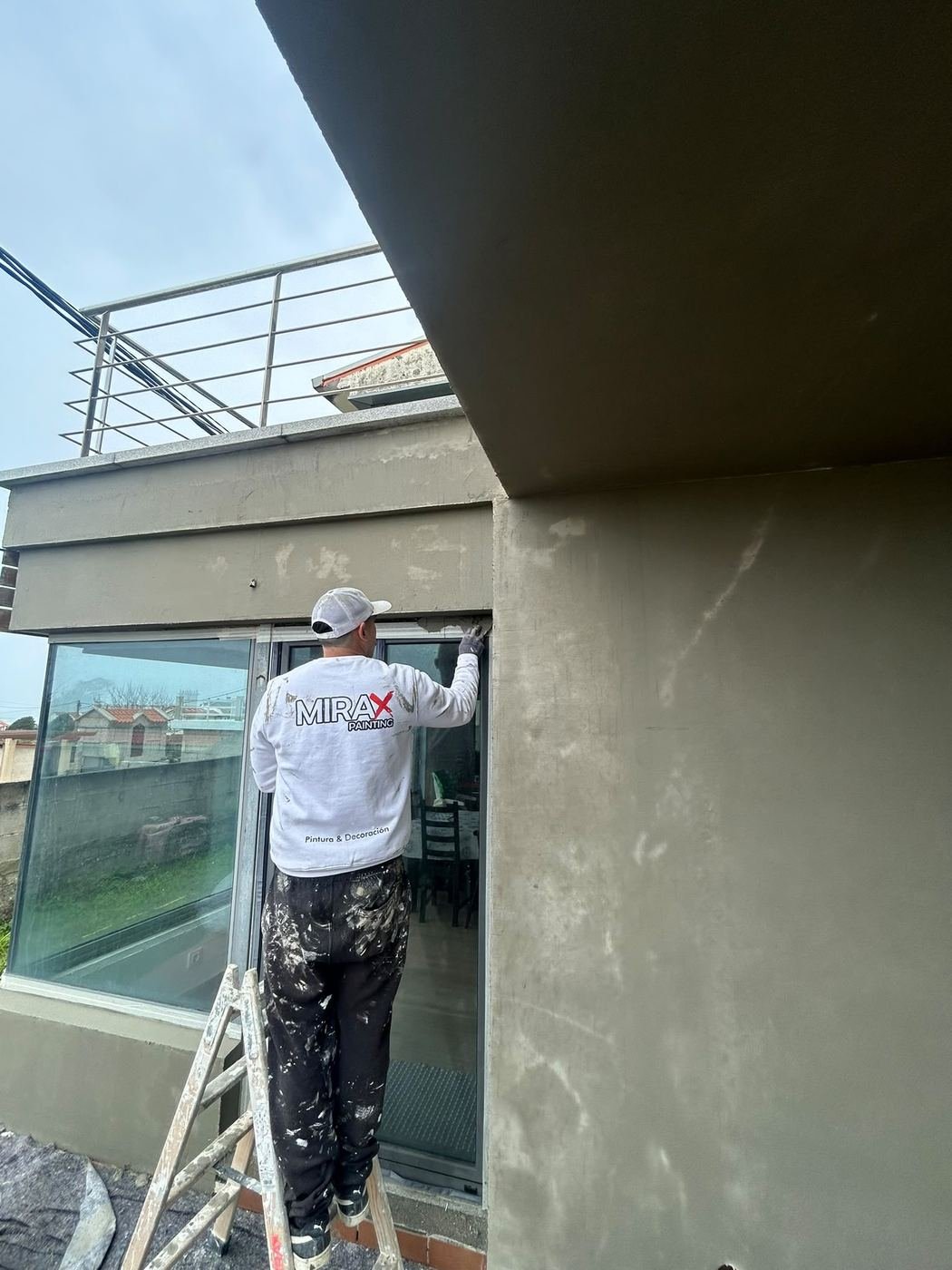 Trabajo de pintura profesional en Vigo realizado por MIRAX Painting — proyecto 3