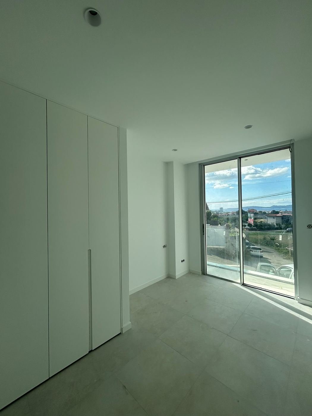 Trabajo de pintura profesional en Vigo realizado por MIRAX Painting — proyecto 7